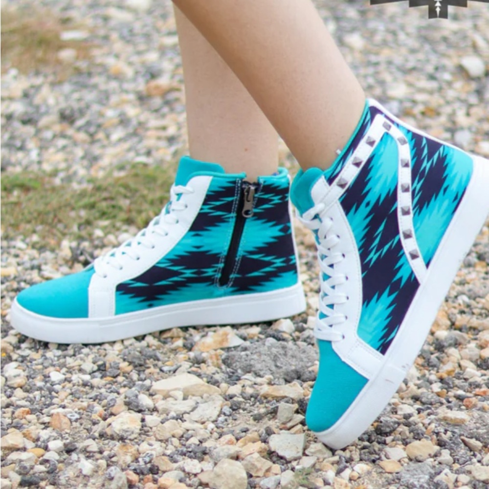 Heartland Hightops - Picture 3 of 6